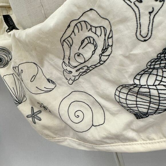 Baggu Medium nylon crescent bag in Embroidered Shells crossbody adjustable NWT - Picture 10 of 16